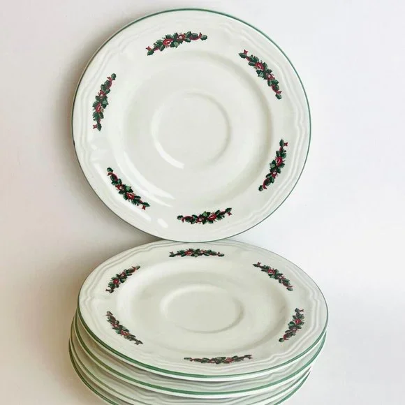 Vintage Unbranded Set of 5 Dessert Plates Christmas Holly 6.5" Ceramic Holiday - Picture 2 of 5